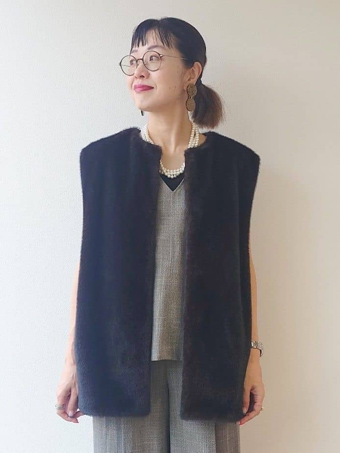 MUTSUKOさんの「UNTITLED｜【セットアップ可/洗える】梳毛調合繊Vネックベスト」を使ったコーディネート