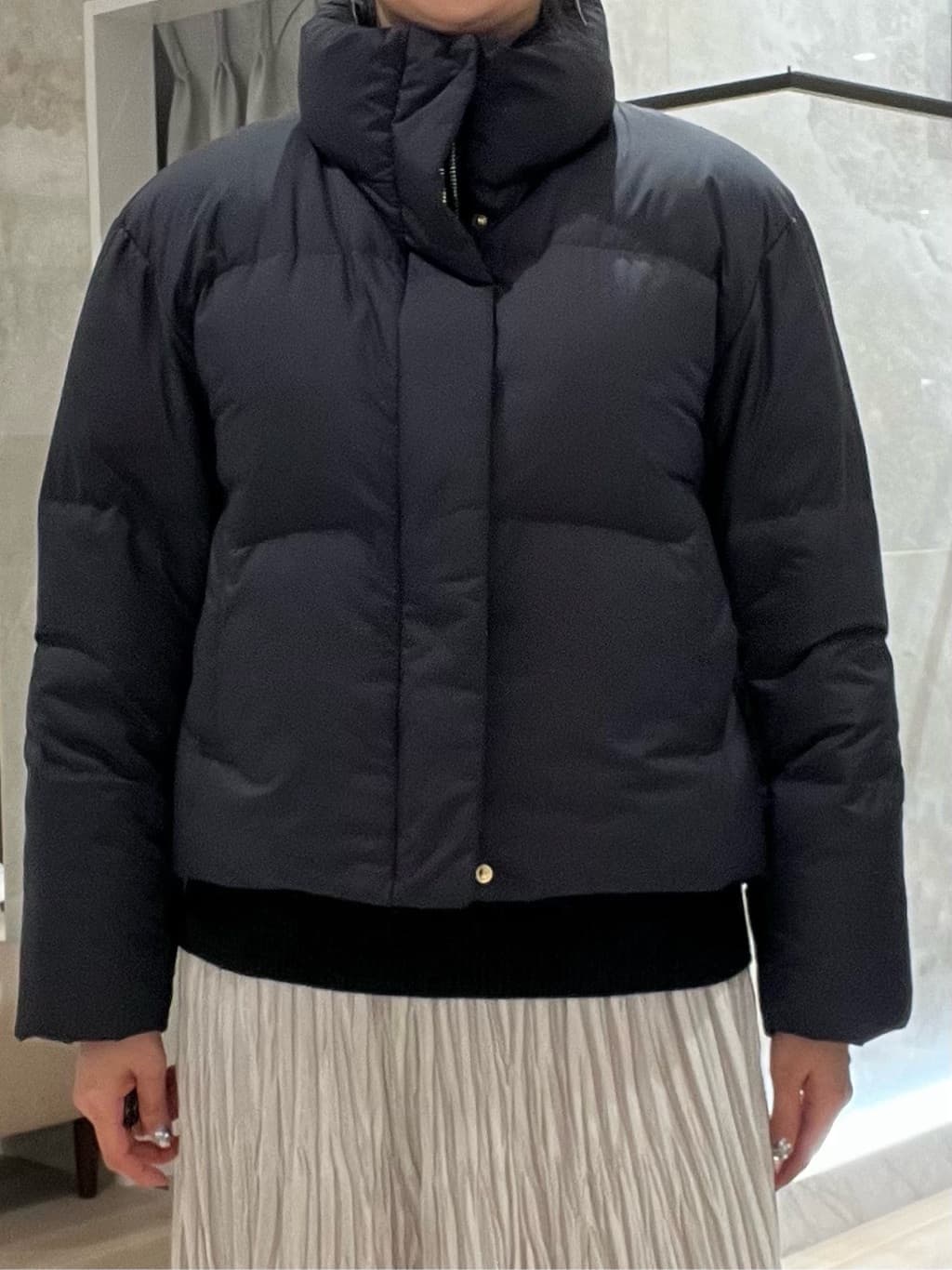 TOMOMIさんの「UNTITLED｜【ウエストゴム／着映え】ランダムプリーツベロアスカート」を使ったコーディネート