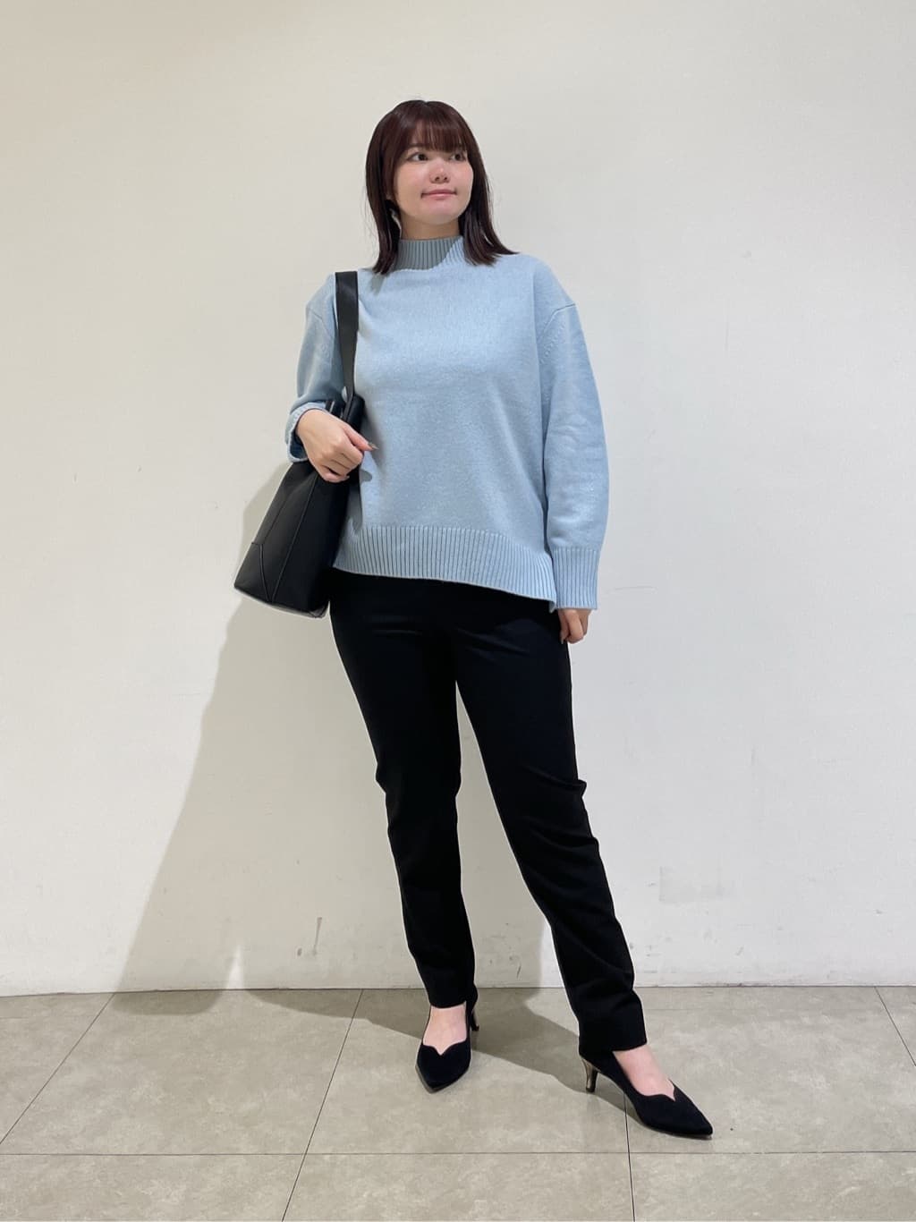 emikaさんの「INDIVI｜【名品／撥水／抗菌防臭】ショート丈リサイクルダウンコート」を使ったコーディネート