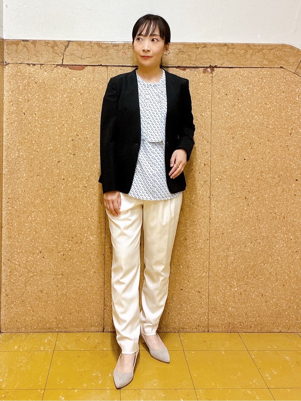 hattoriさんの「INDIVI｜【洗える／UVケア】幾何学柄＆無地ボウタイブラウス」を使ったコーディネート