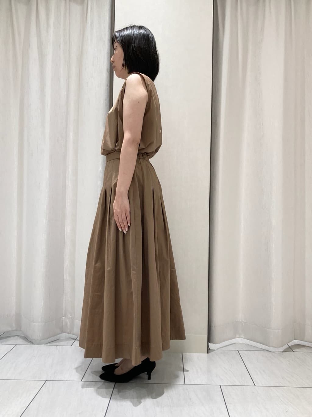 わたなべさんの「UNTITLED｜【2WAY/セットアップ可/ノースリーブ/前ボタン】ファブリカブラウス」を使ったコーディネート