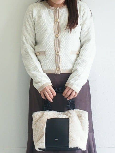 Riaさんの「index｜Vネックフリルブラウス【洗濯機OK／イージーアイロン】」を使ったコーディネート