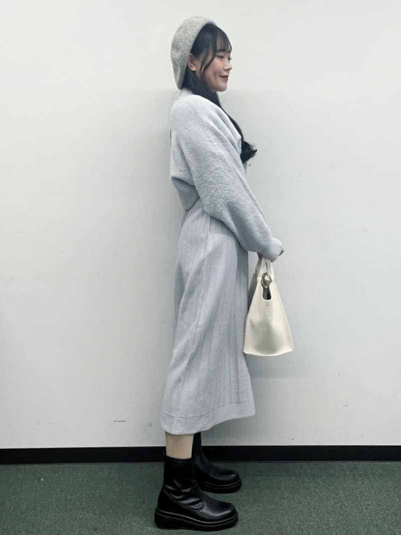 Hitomiさんの「index｜ラメフェザープルオーバーセット ニットワンピース【洗濯機OK】《XS～LL》」を使ったコーディネート