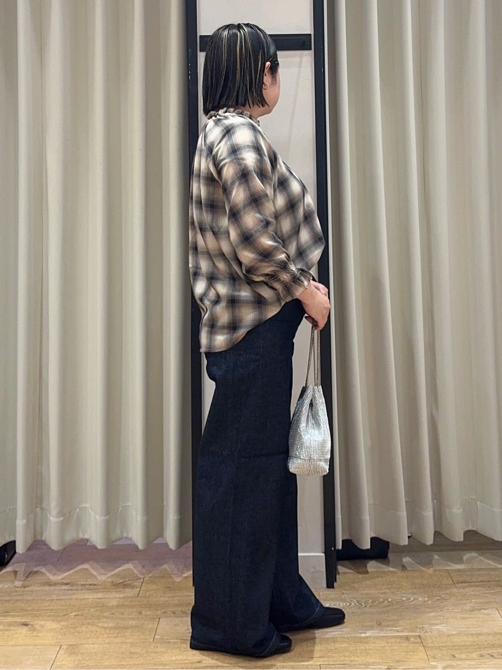SoRAoさんの「grove｜【SOMETHING&times;grove別注】LISAWIDE DENIM PANTS」を使ったコーディネート