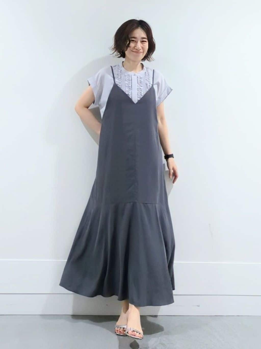 ミズタさんの「UNTITLED｜【洗える/肩紐調節可能】パウダーキャミワンピース」を使ったコーディネート