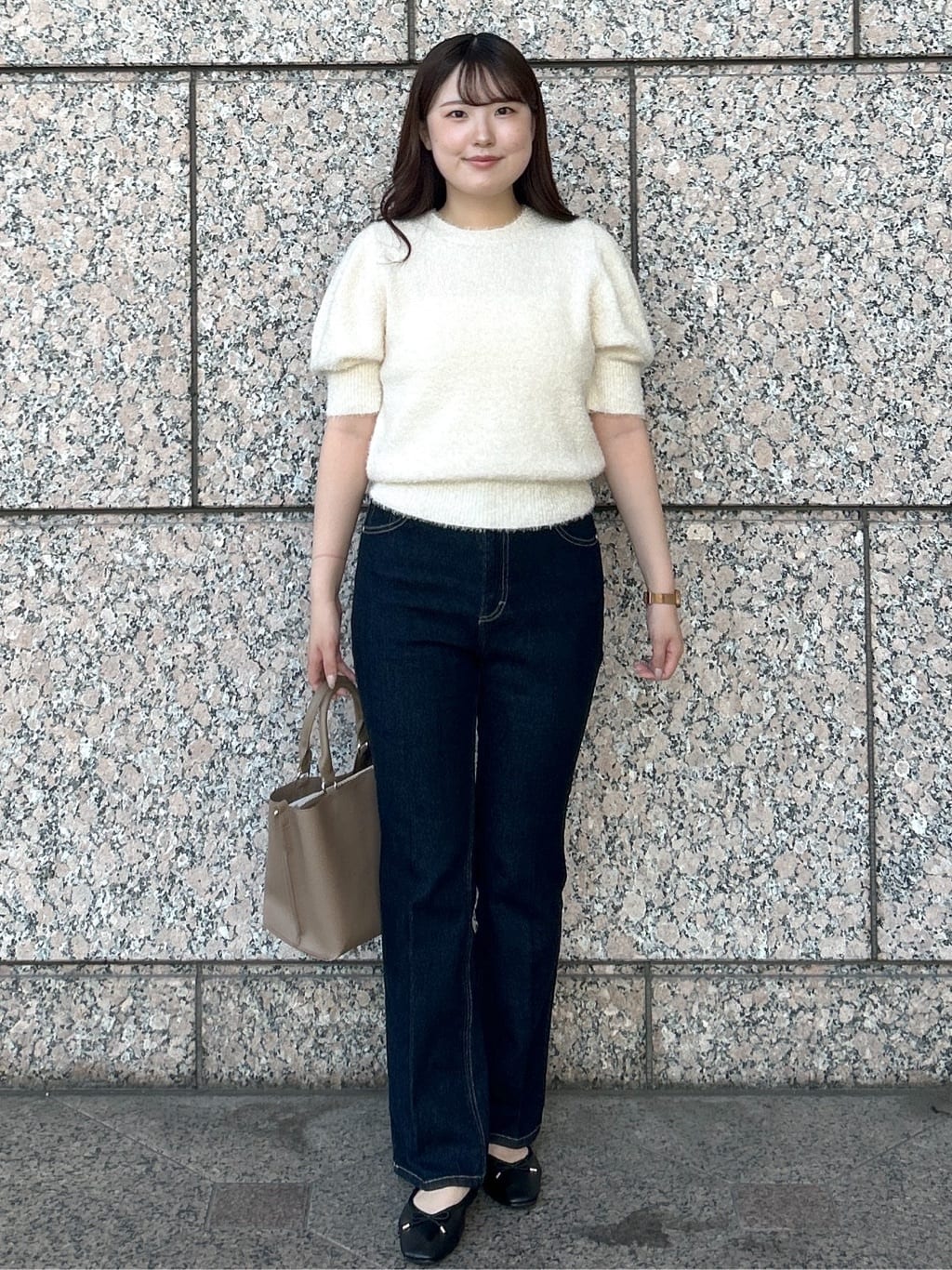 sayaさんの「OPAQUE.CLIP｜キラキラボリュームスリーブニット【洗濯機洗い可】」を使ったコーディネート
