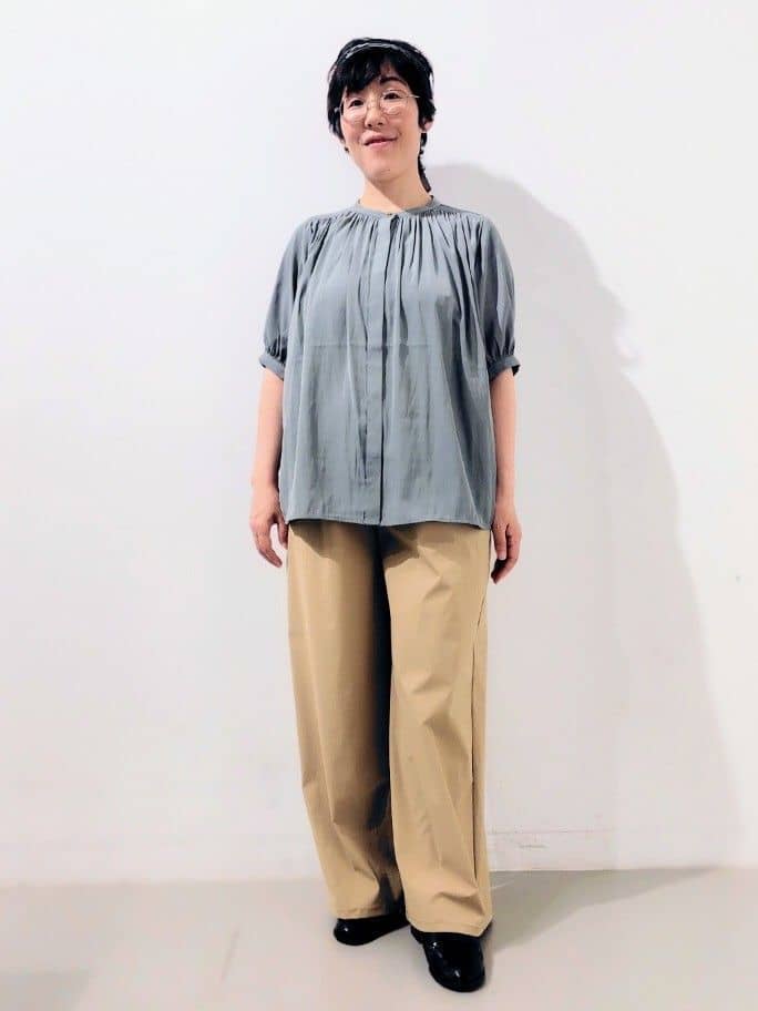 kodamaさんの「THE SHOP TK｜【インしなくも決まる】サテンギャザー5分袖ブラウス」を使ったコーディネート