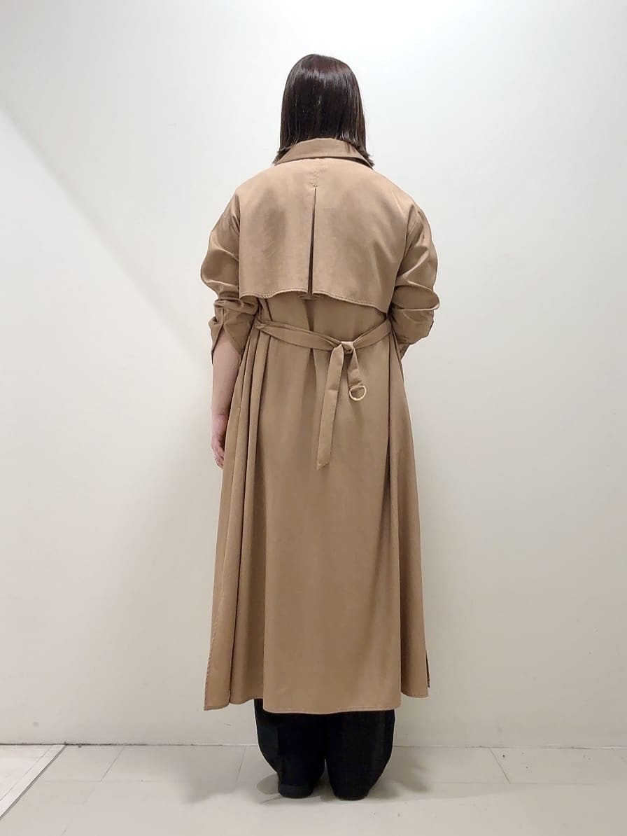 YUIさんの「UNTITLED｜【前開きボタン/ベルト付/羽織シャツ/】2WAYトレンチ風ワンピース」を使ったコーディネート