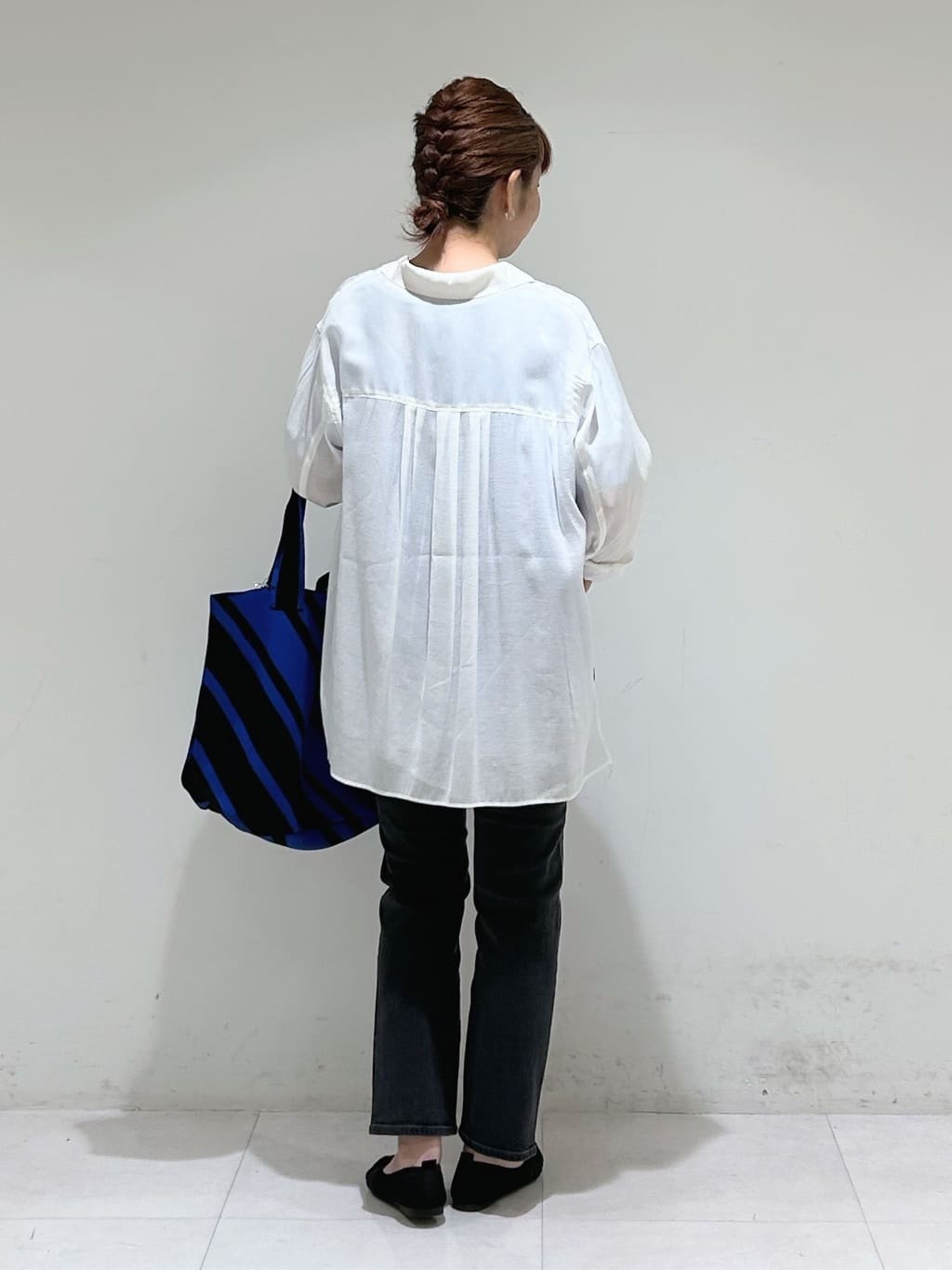 tsuyuさんの「INDIVI｜【体型カバー／清涼感】シアーオーバーシャツ」を使ったコーディネート
