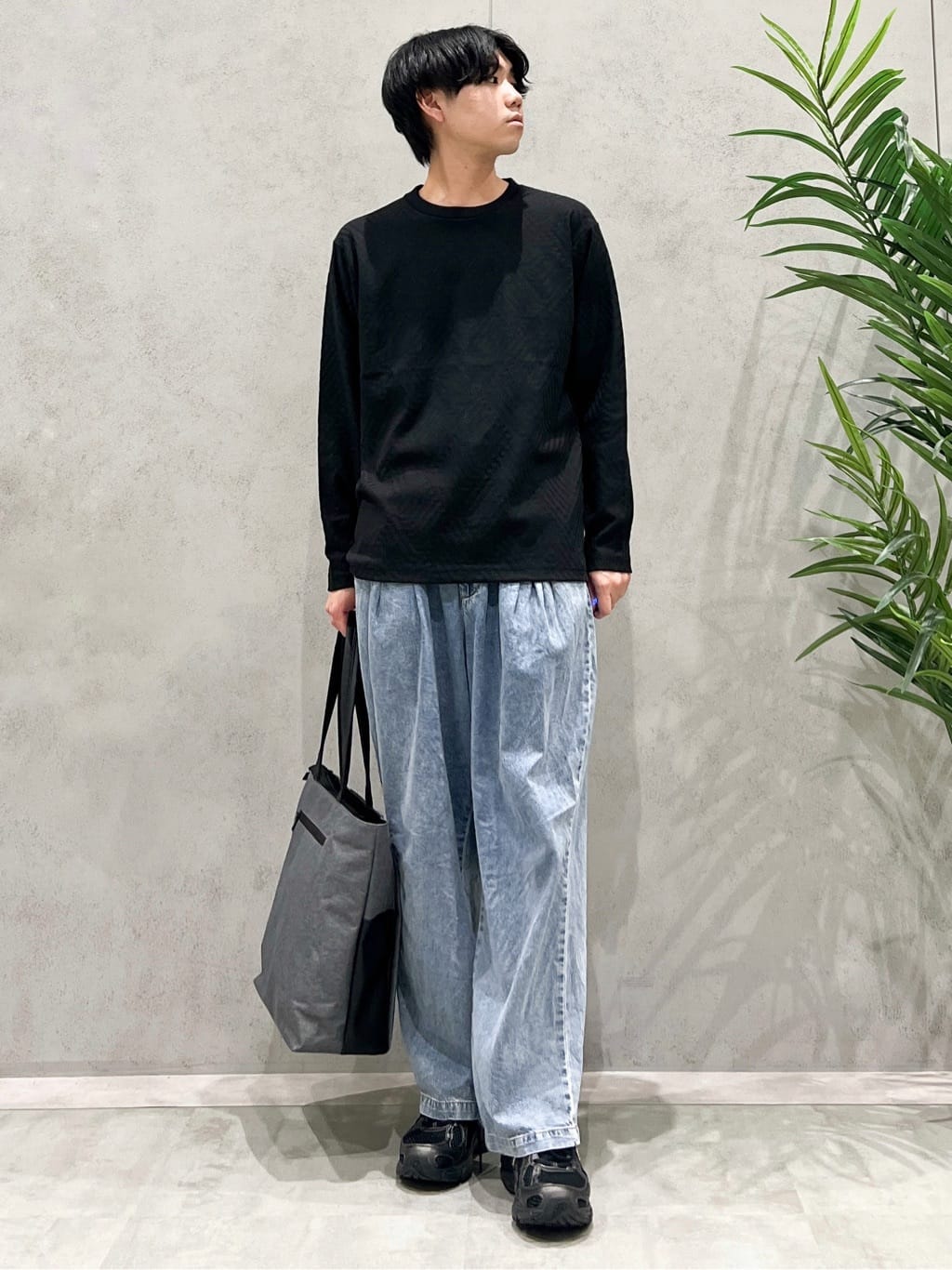 SHI-MAさんの「THE SHOP TK｜リンクスジャカード長袖Tシャツ【サスティナブル素材使用/洗濯機OK】」を使ったコーディネート