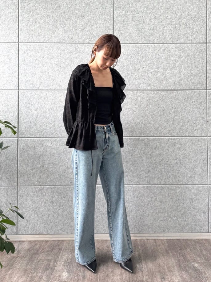 designer yukaさんの「CODE A｜dream ruffle lace blouse」を使ったコーディネート
