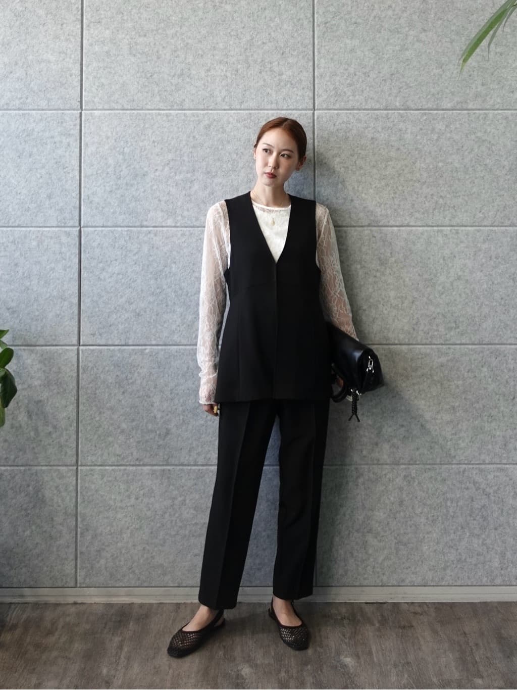mitsukiさんの「INDIVI｜Comfy SET UP｜イージーテーパードパンツ【セットアップ対応／通勤/カセット服】」を使ったコーディネート