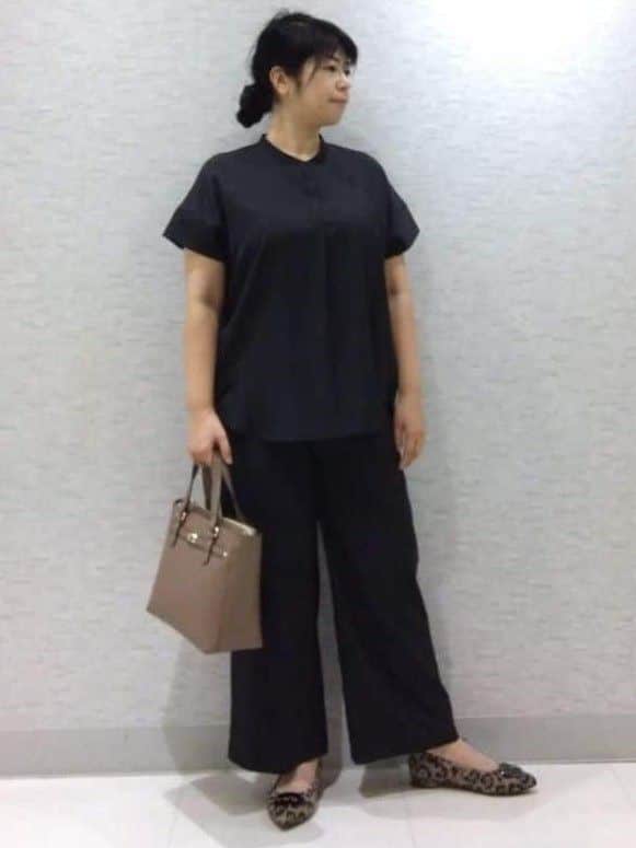 sakoさんの「Reflect｜【E‐QUALITY／ウエスト総ゴム／セットアップ／単品使いOK◎】ブラウス＋ストレートパンツセット」を使ったコーディネート