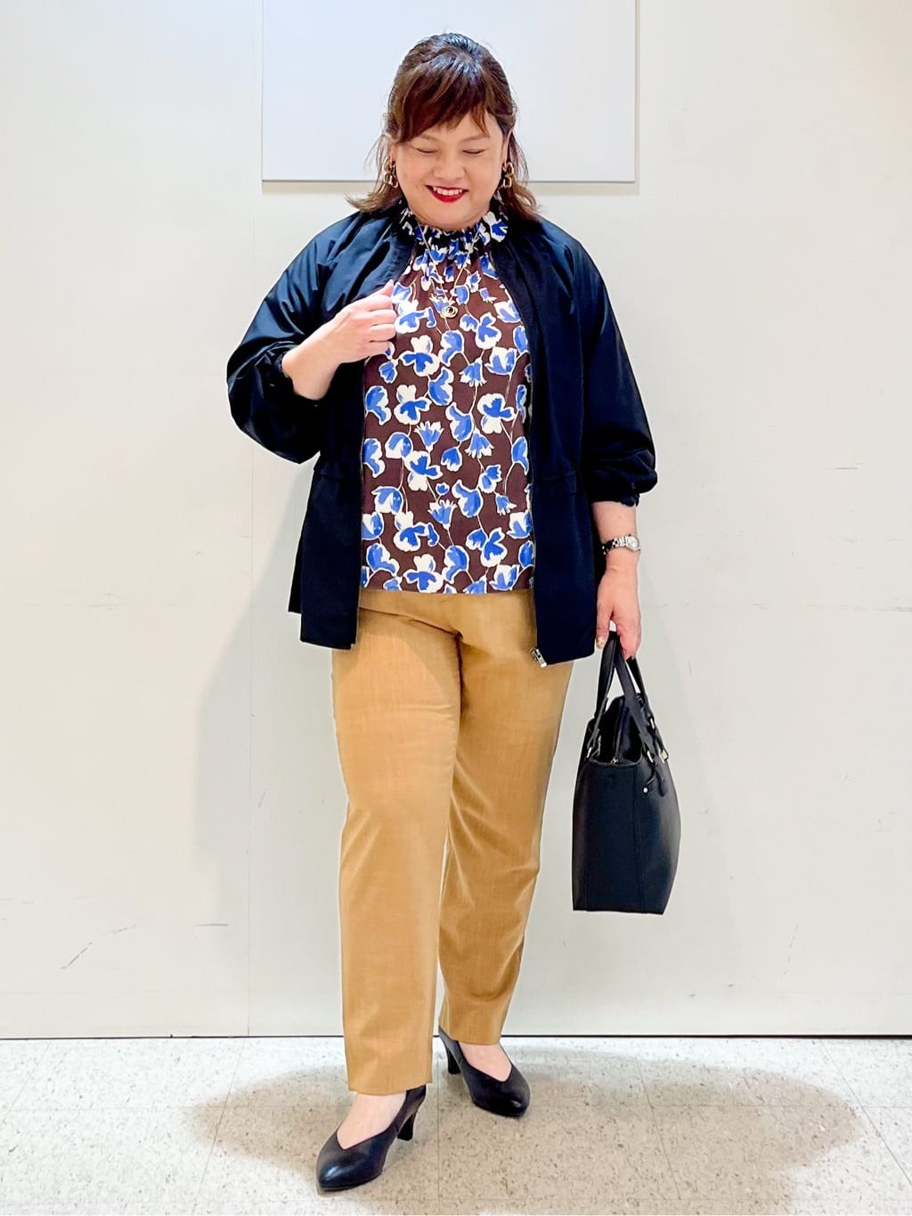 kimmyさんの「Reflect｜【ジャケットのインナーにおすすめ◎】花柄タックデザインブブラウス」を使ったコーディネート