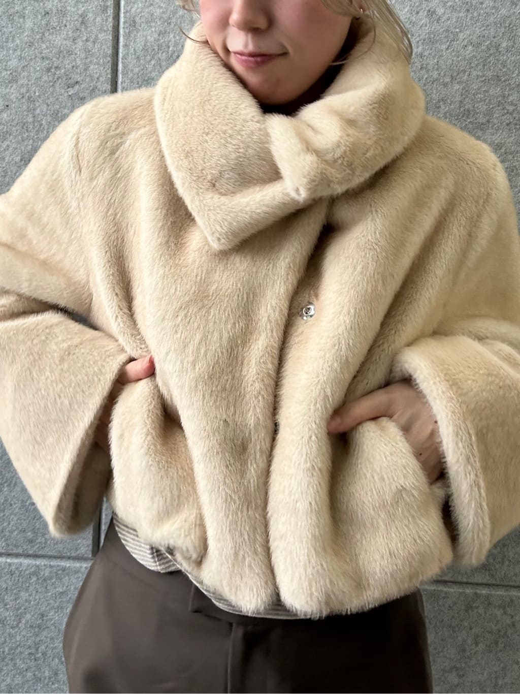 honoka Aさんの「CODE A｜velour square puff top」を使ったコーディネート