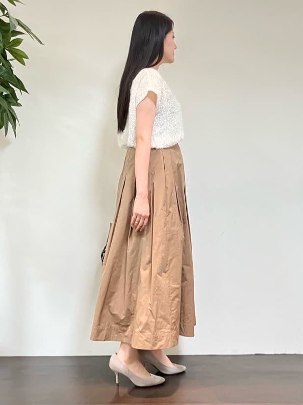 カレンさんの「UNTITLED｜【セットアップ可/洗える】フェザーフレンチスリーブブラウス」を使ったコーディネート