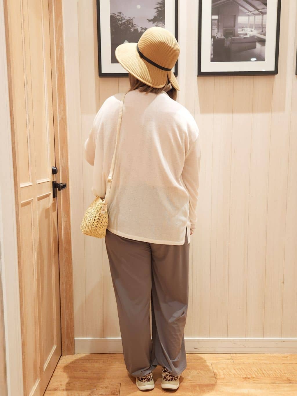 れーやんさんの「SHOO･LA･RUE｜【S-LL/ひんやり/UV】手の甲まで隠れる トッパーカーディガン」を使ったコーディネート