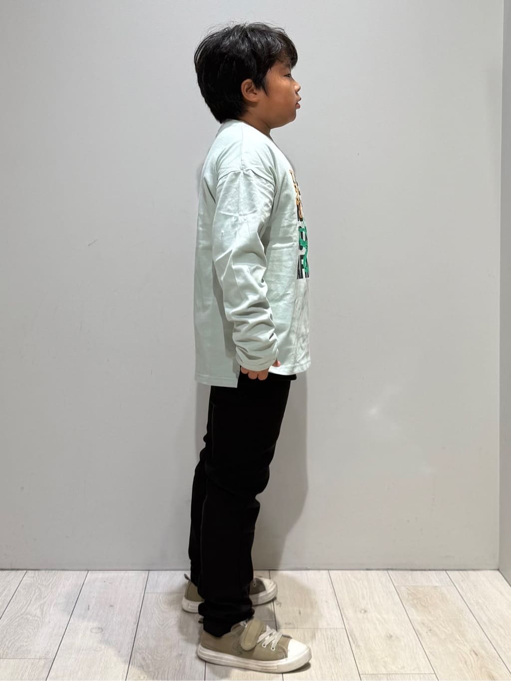 kuboさんの「THE SHOP TK｜【110－160／6色展開】コットン長袖Ｔシャツ/洗濯機OK」を使ったコーディネート
