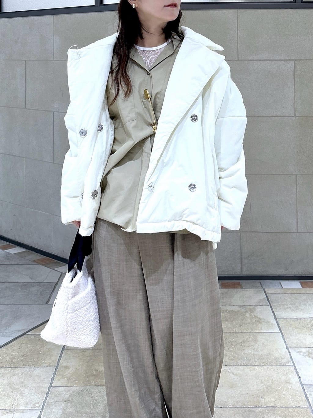 よねさんの「INDIVI｜レースストレッチカットソー」を使ったコーディネート