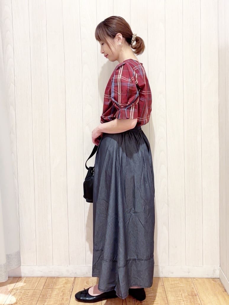あいこさんの「SHOO･LA･RUE｜【S-LL/5分袖】お袖タックできれいに魅せる 大人のチェックブラウス」を使ったコーディネート