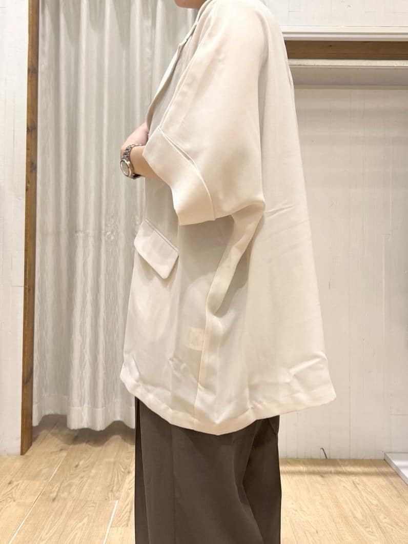 ga_riさんの「THE SHOP TK｜ドルマン半袖ジャケット【洗える】」を使ったコーディネート