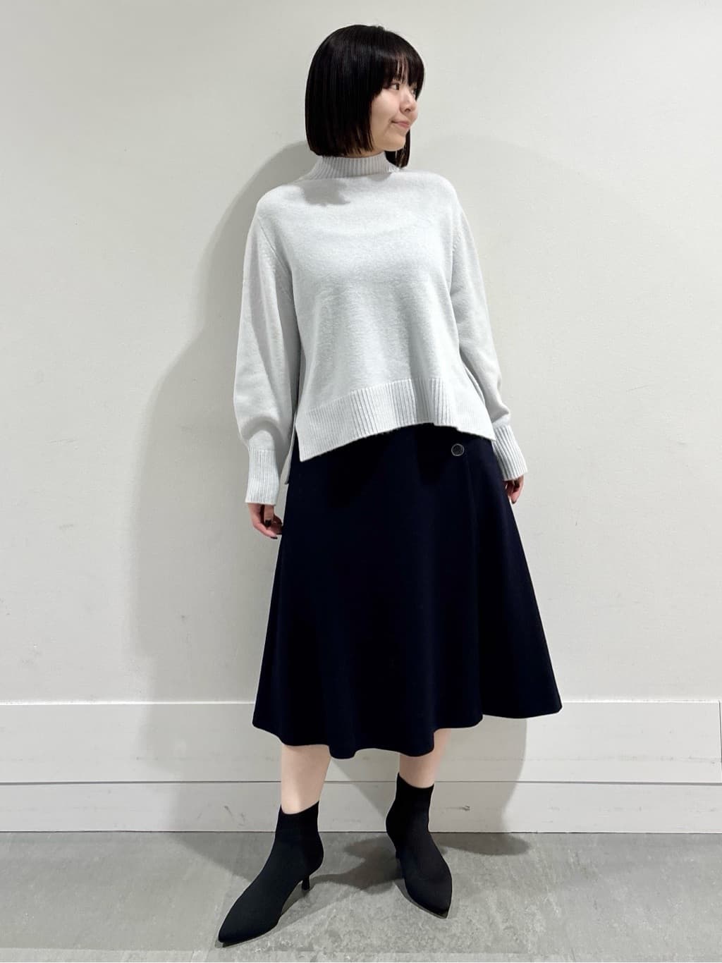 モエカさんの「UNTITLED｜【ウール100%/後ろウエストゴム】ミルドスムースフレアスカート」を使ったコーディネート