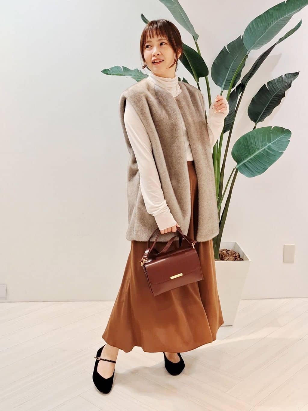 YuKaRiさんの「UNTITLED｜【ハイネック/レイヤード/重ね着におすすめ】トリコットベロア シアーインナー」を使ったコーディネート