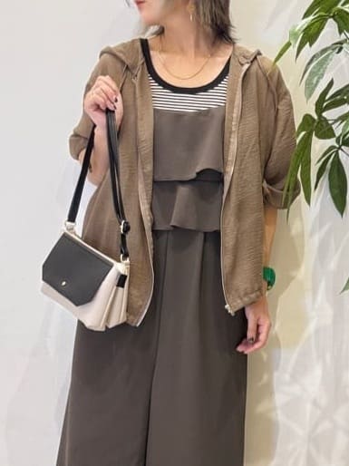 misakiさんの「SHOO･LA･RUE｜【S-LL】柔らかシアーでこなれるフーディブルゾン」を使ったコーディネート