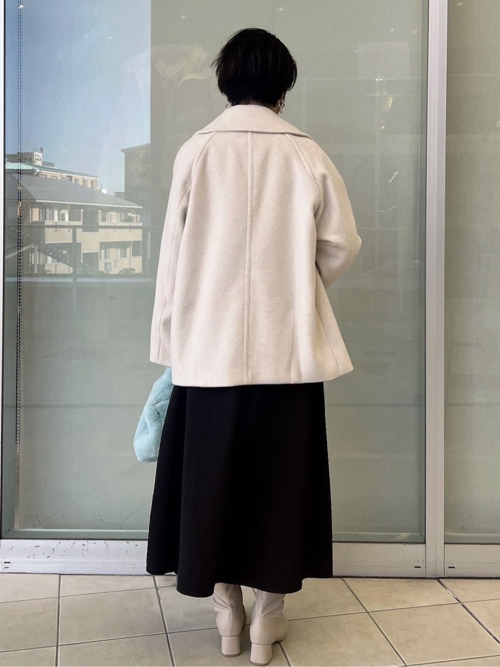 yo-koさんの「OPAQUE.CLIP｜カシミヤブレンドウールミドルピーコート」を使ったコーディネート
