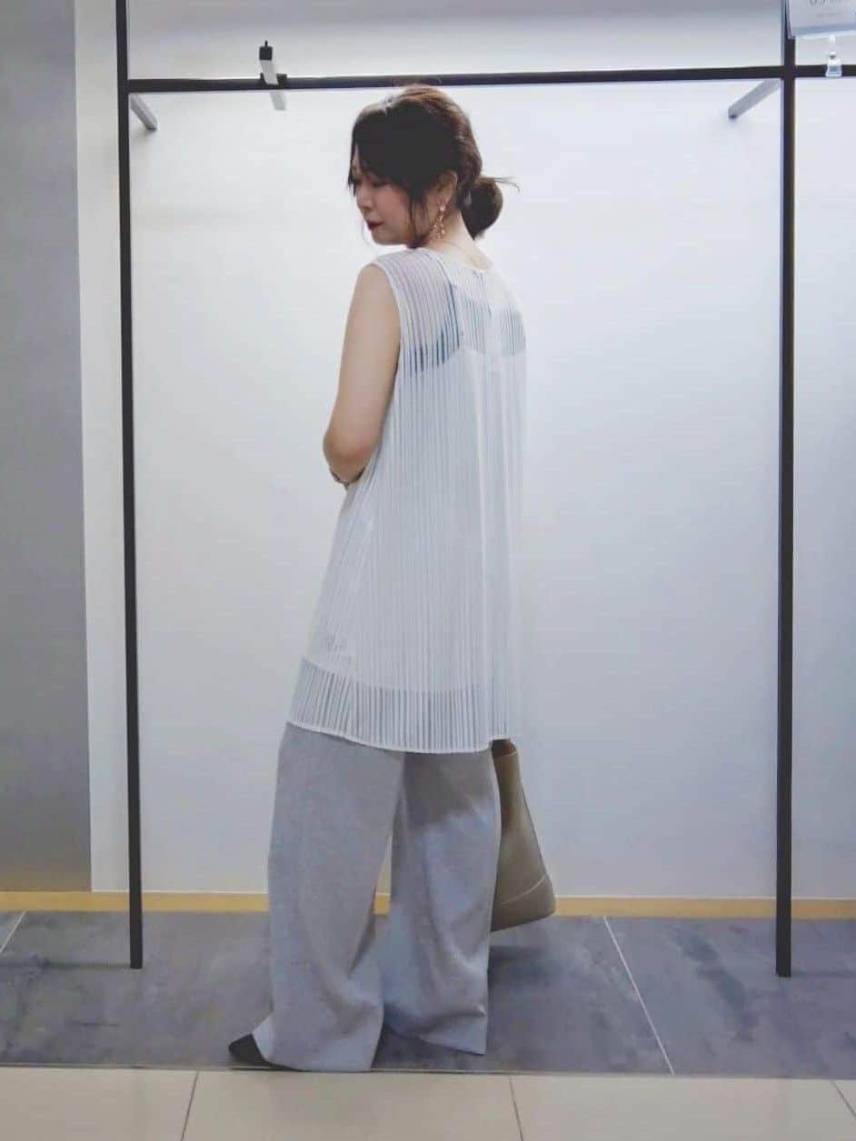 TOMOMIさんの「INDIVI｜【洗える／セットアップ可能】ラッセルチュニック」を使ったコーディネート