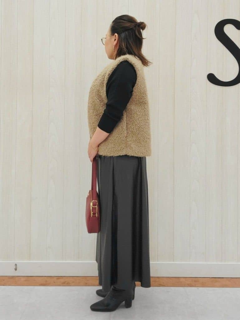 nanahachiさんの「SHOO･LA･RUE｜ふわふわファーベスト」を使ったコーディネート