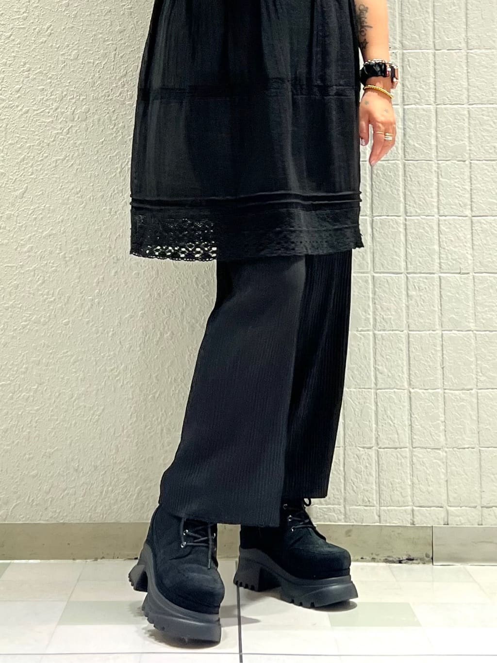 TAKAさんの「ESPERANZA｜レースアップバックル厚底ブーツ」を使ったコーディネート