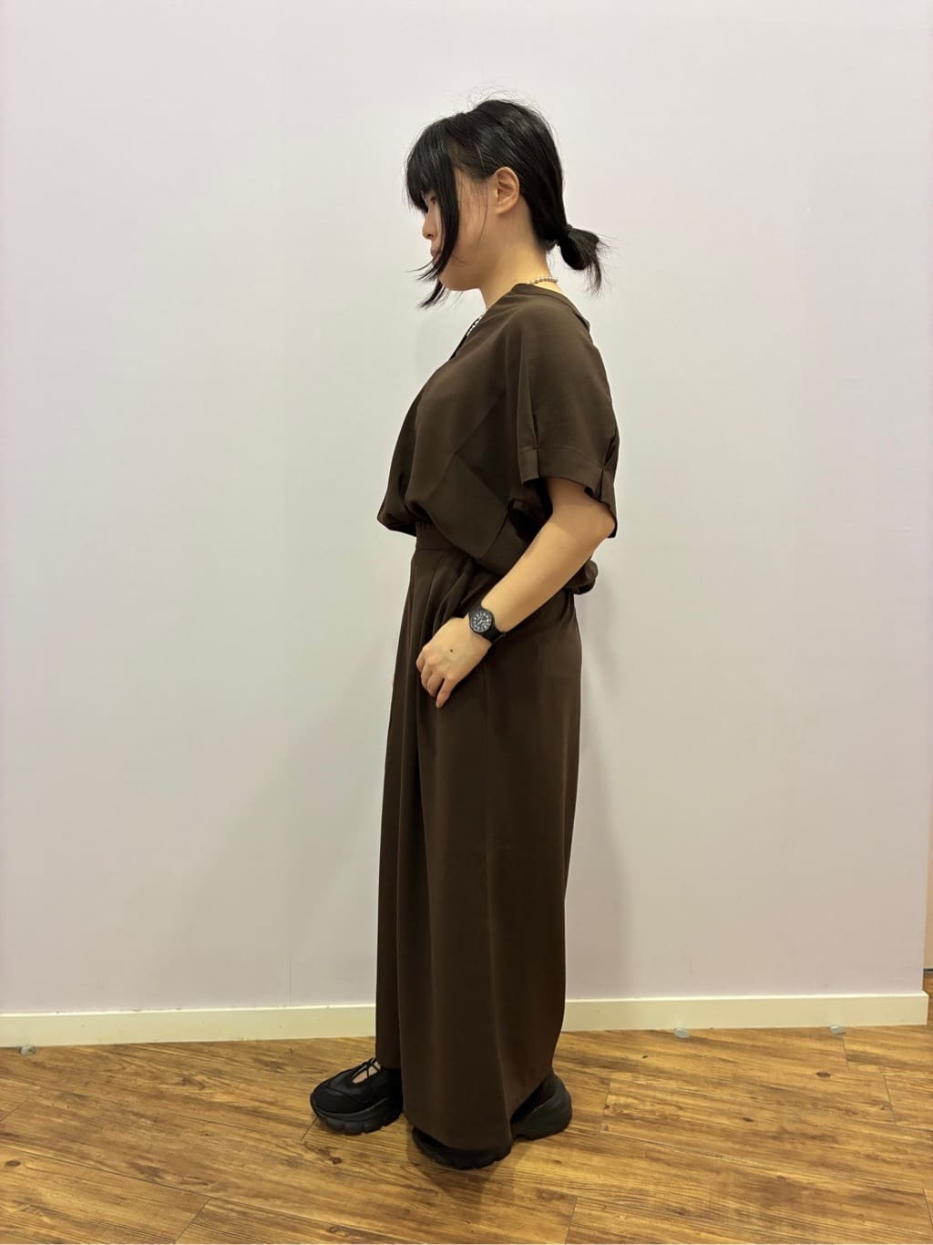 あゆさんの「SHOO･LA･RUE｜【S-LL/セットアップ可/ひんやり】きちんと見えで上品 お袖タック スキッパーブラウス」を使ったコーディネート