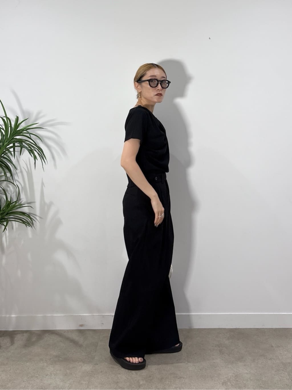 kotakiさんの「INDIVI｜ドレープクロップドカットソー」を使ったコーディネート