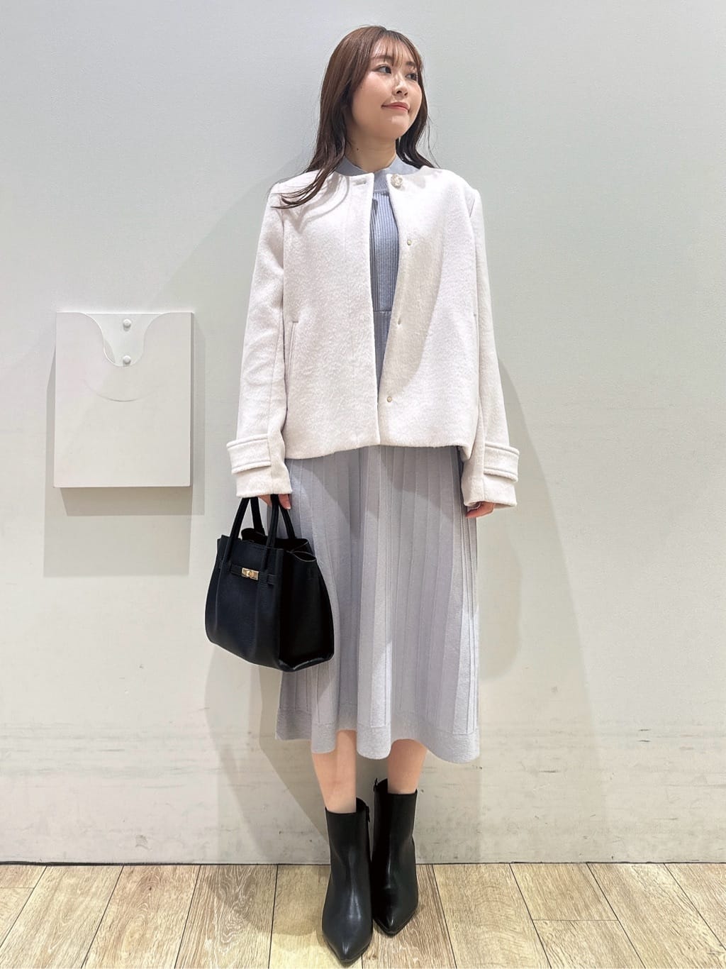 MOMOさんの「index｜ラメフェザープルオーバーセット ニットワンピース【洗濯機OK】《XS～LL》」を使ったコーディネート