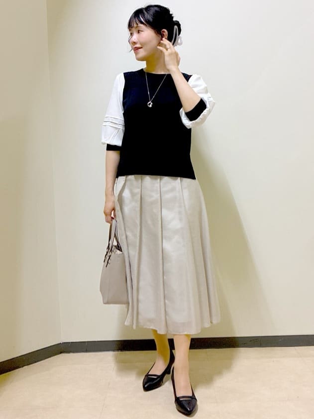  beni_gingerさんの「Reflect｜【マシンウォッシュ可／セットアップ可】シアーボックスタックプリーツスカート」を使ったコーディネート