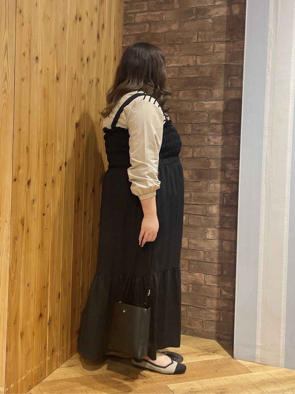 Risaさんの「SHOO･LA･RUE｜【S-LL】インせず決まる 背中タック入り パフ袖トップス」を使ったコーディネート