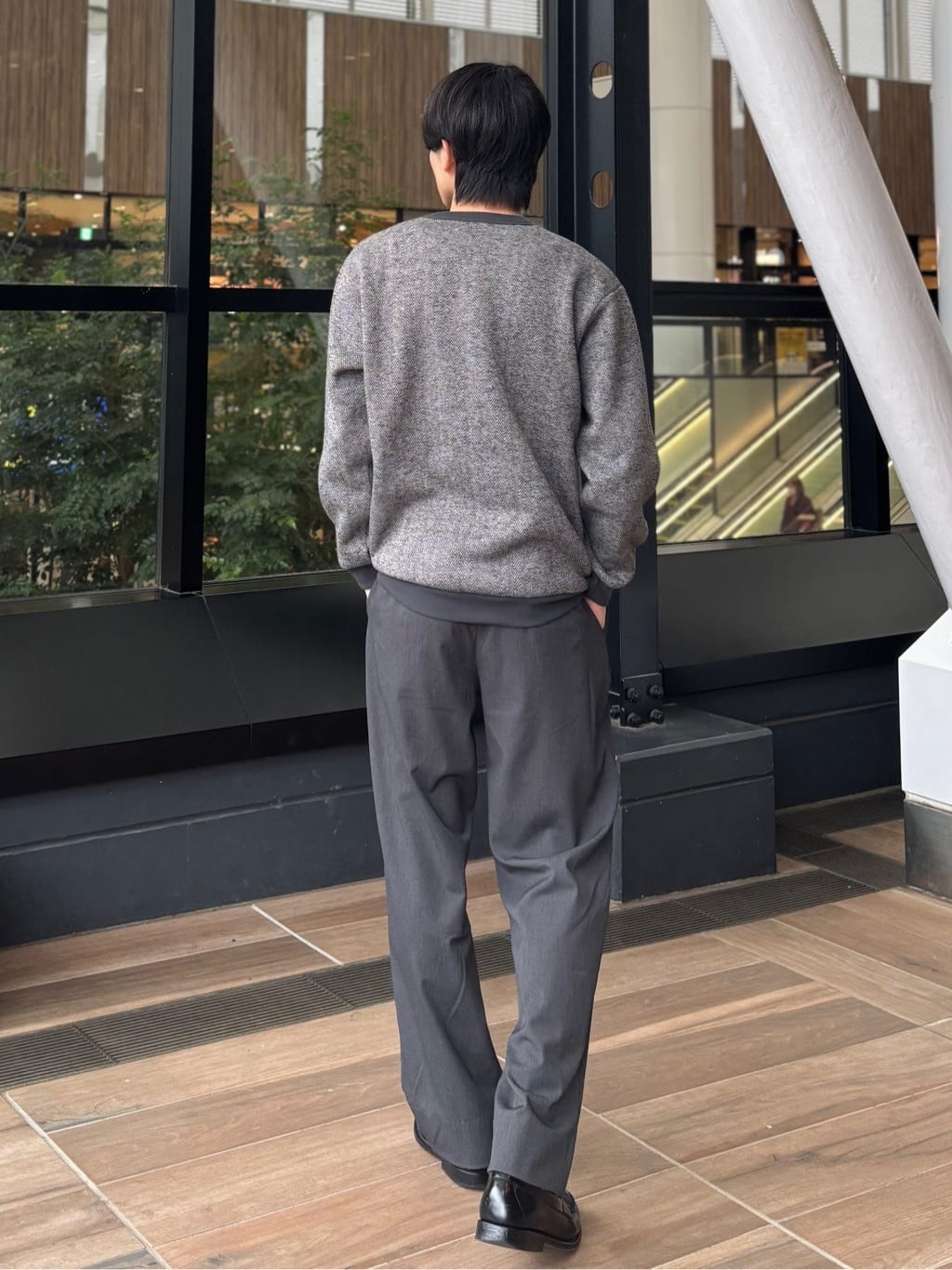 うらしーさんの「THE SHOP TK｜【裏起毛で暖かい】レトロフリーススウェット 洗濯機OK」を使ったコーディネート