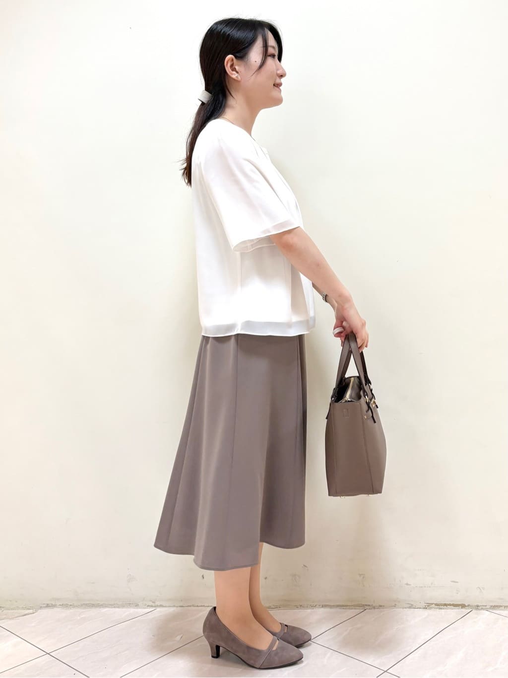mikiさんの「Reflect｜【一枚着で着映え◎／ジャケットのインナーにも】フロント開きブラウス」を使ったコーディネート