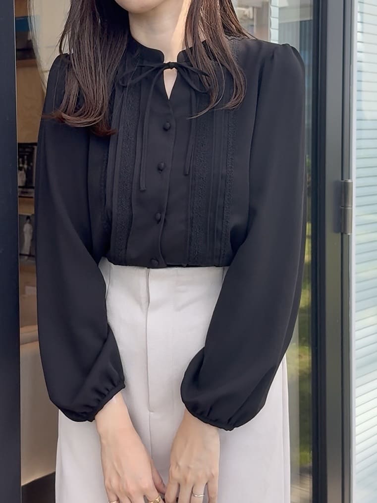 teiさんの「Couture brooch｜【大人可愛い・通勤】ピンタックレースブラウス」を使ったコーディネート