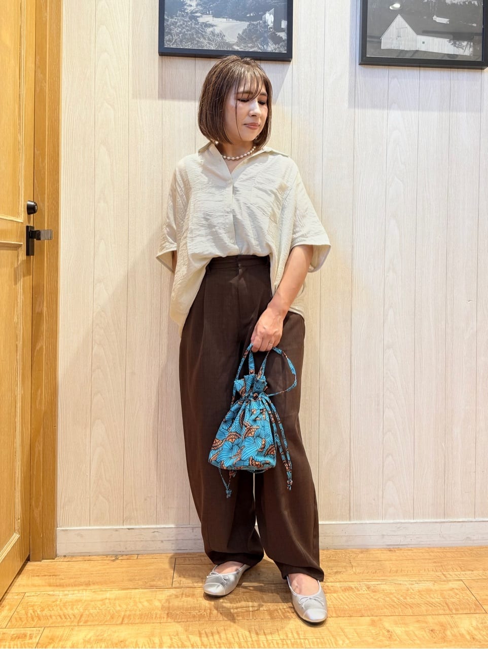 Megさんの「SHOO･LA･RUE｜【セットアップ可】さらりと軽やか 麻調ゆるカーブパンツ」を使ったコーディネート