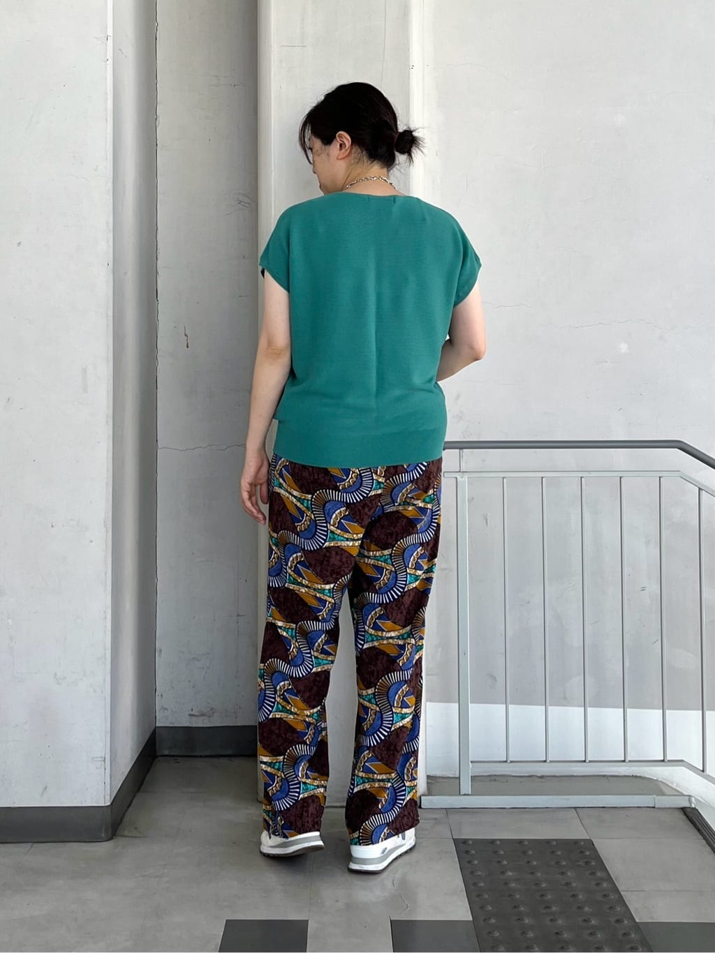 aiさんの「THE SHOP TK｜【6色展開】さらさらフレンチニット【毛玉になりにくい/洗濯機OK】」を使ったコーディネート