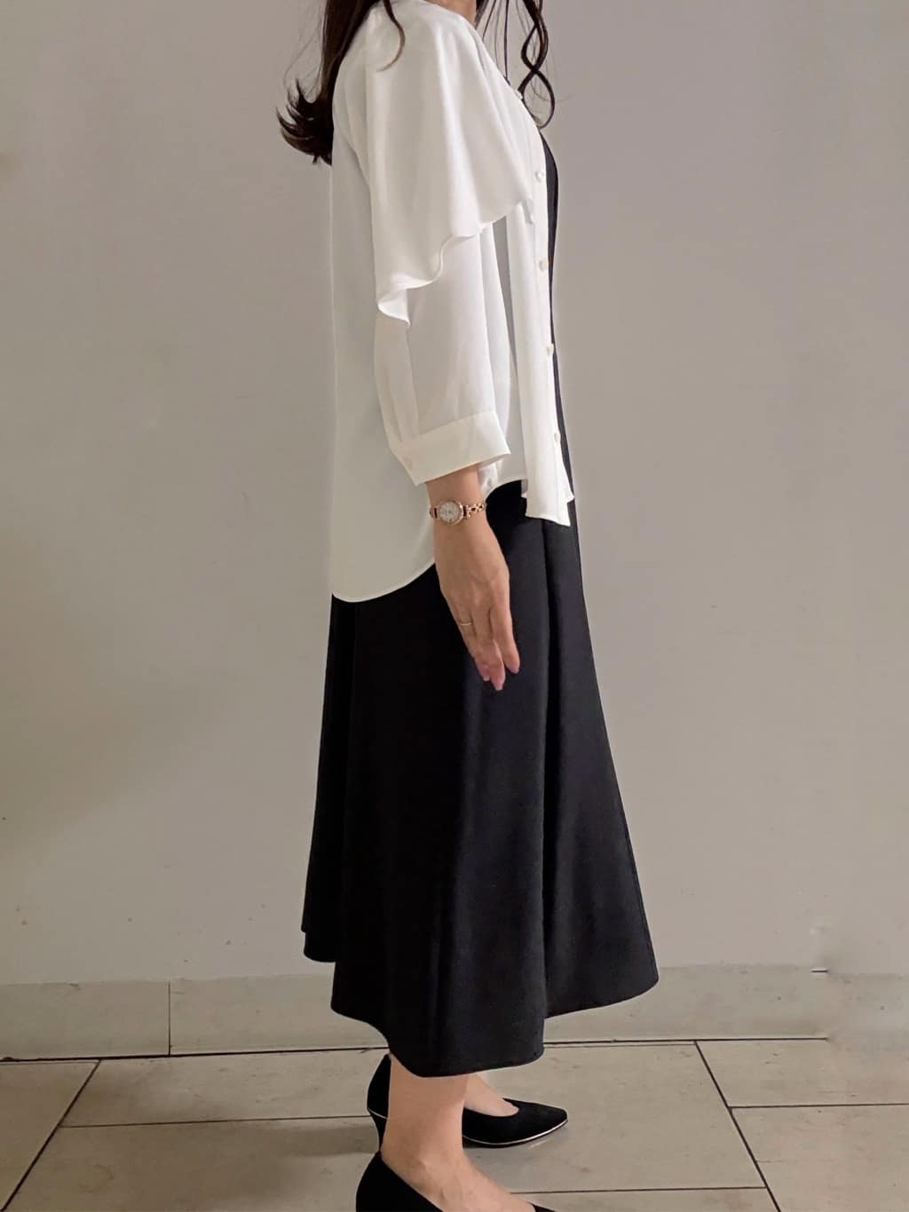 kahoさんの「INDIVI｜【羽織りとしても活躍！】ケープカラーブラウス」を使ったコーディネート
