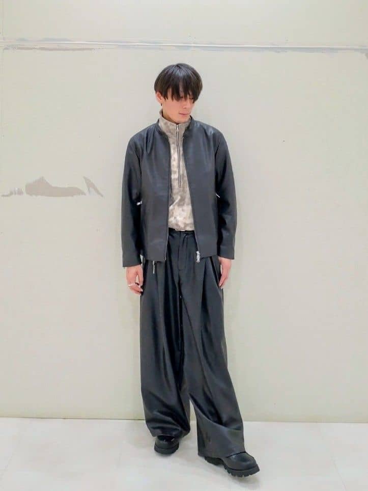 KENさんの「tk.TAKEO KIKUCHI｜グランパバギースラックス」を使ったコーディネート