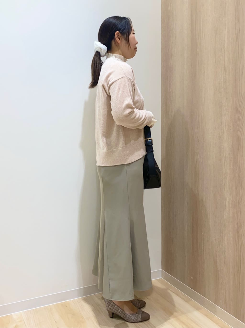 HANAさんの「grove｜ラメモールヤーンプルオーバーニット」を使ったコーディネート