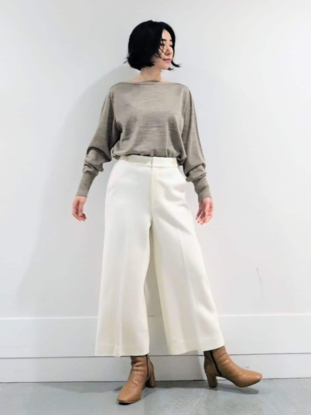 ミズタさんの「UNTITLED｜【アンサンブル可/洗える】シルクウールカシミヤ ドルマンスリーブニット」を使ったコーディネート