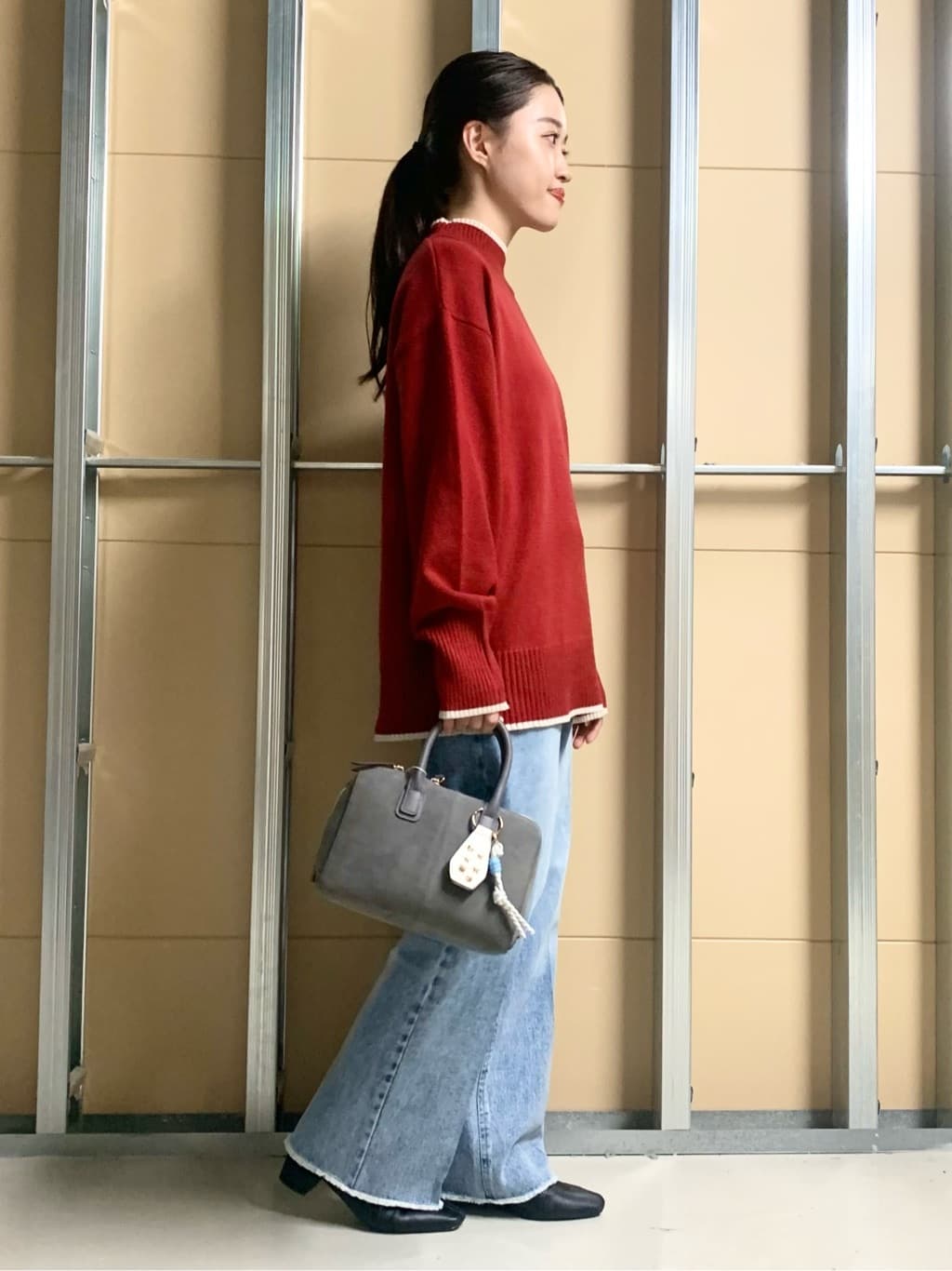 sahoさんの「THE SHOP TK｜【インしないで着られる】金ボタン ハイネックニット/毛玉になりにくい/静電気防止/洗濯機OK」を使ったコーディネート