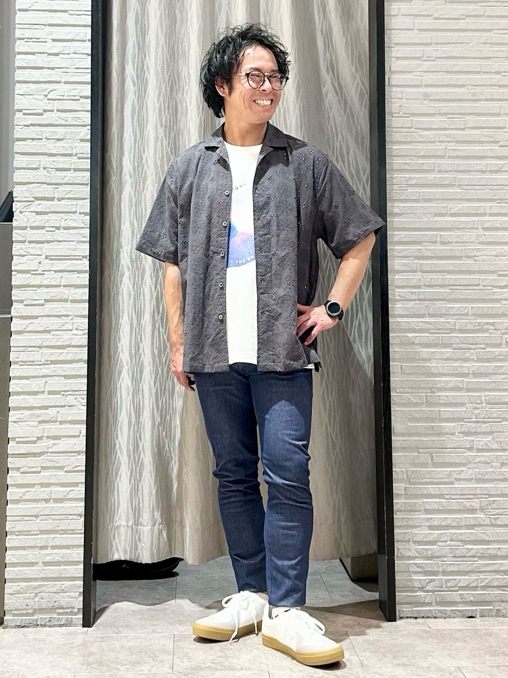 KENJI Iさんの「THE SHOP TK｜アートグラフィック 半袖Tシャツ 洗濯機OK」を使ったコーディネート