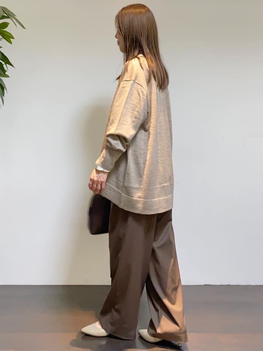 tomoさんの「UNTITLED｜【アンサンブル可/洗える】シルクウールカシミヤ ドルマンスリーブニット」を使ったコーディネート