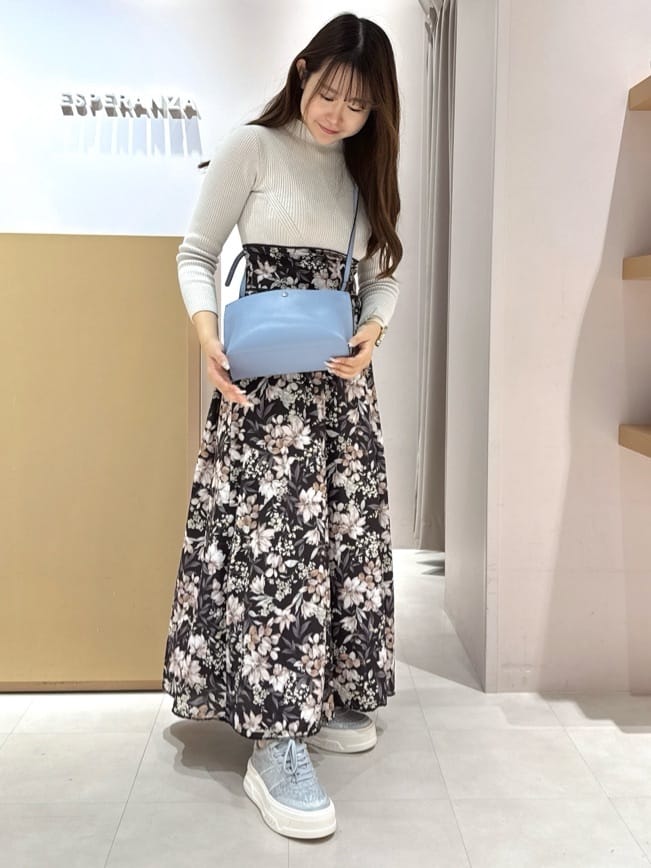 neinaさんの「ESPERANZA｜かるいかばん スクエアショルダーバッグ」を使ったコーディネート